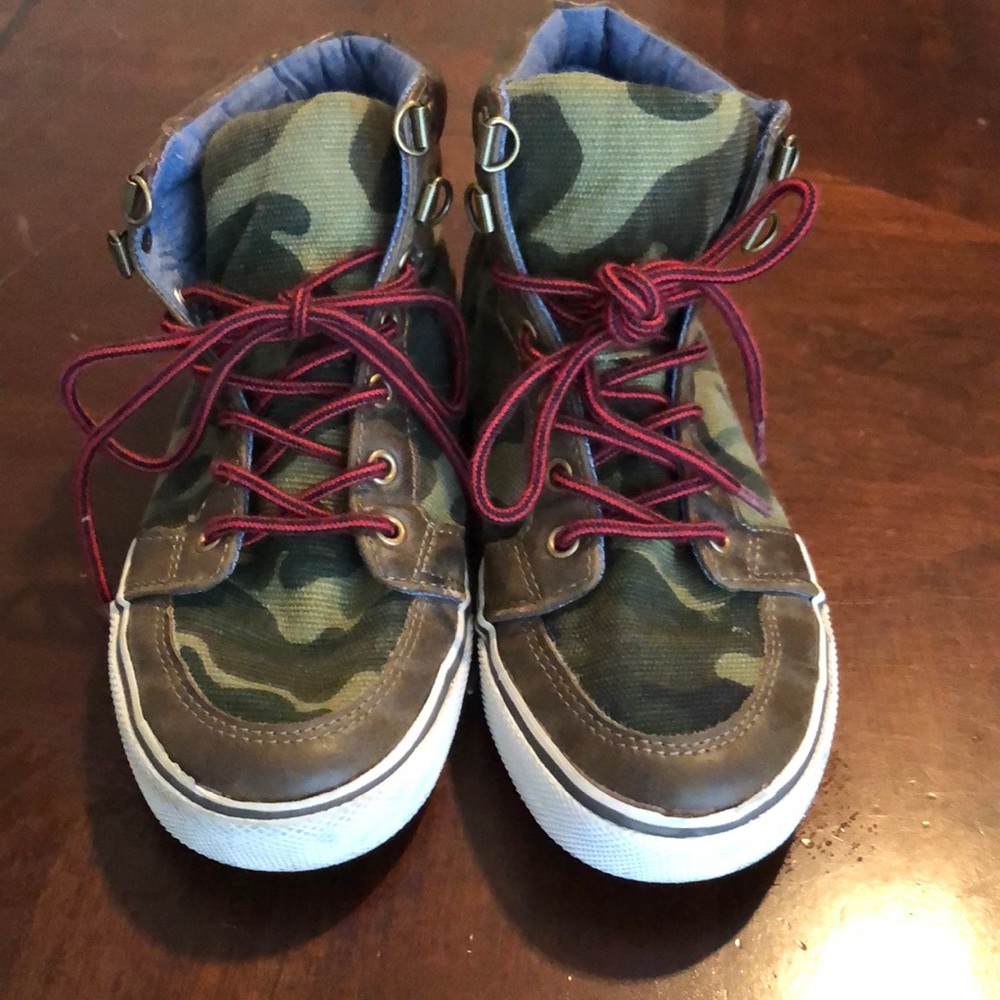 Old Navy Boys Size 2 Army print
